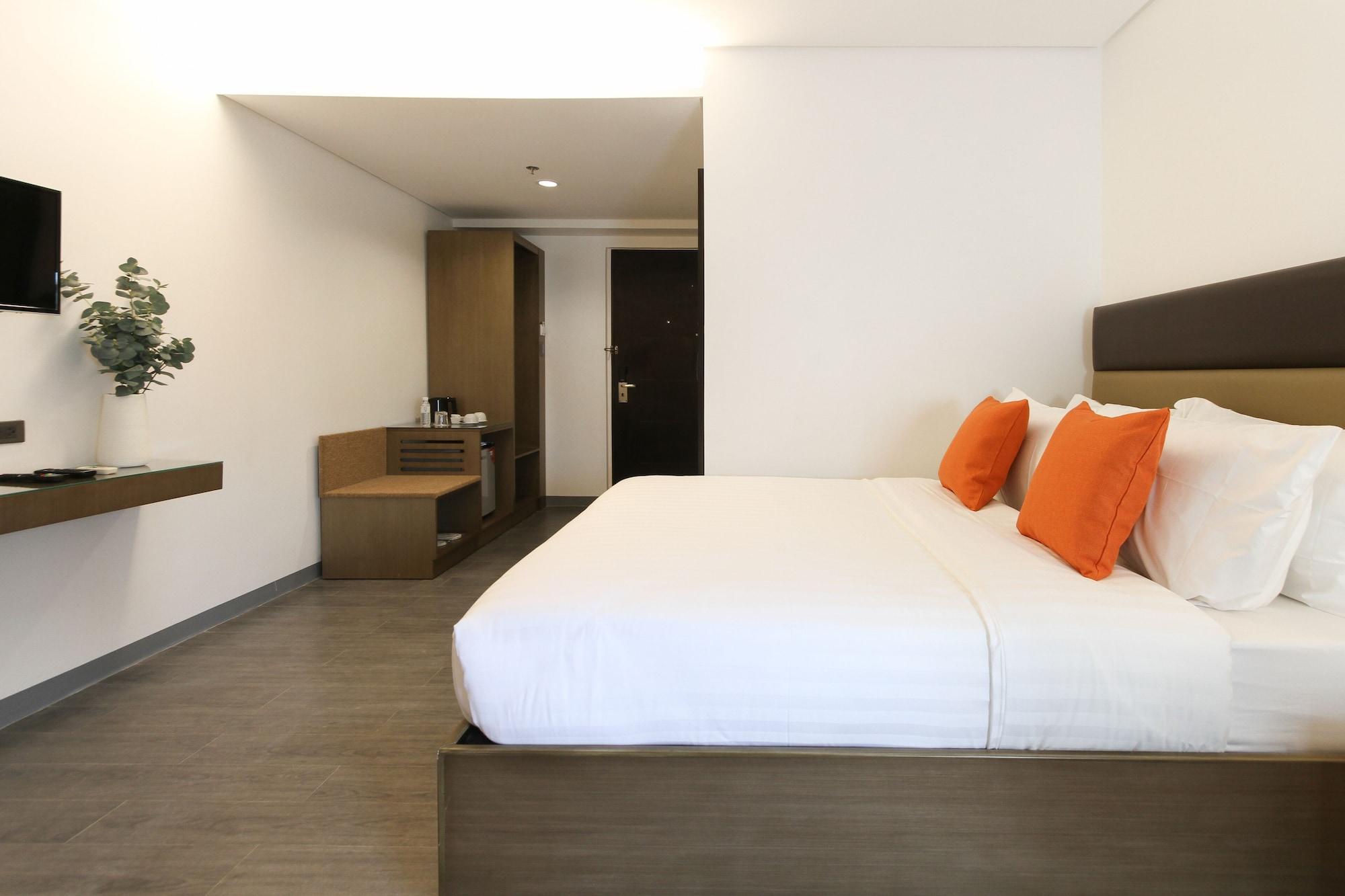 Privato Makati Hotel 3*